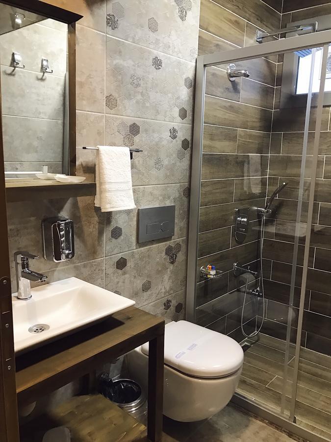 Itimat Otel Урла Екстериор снимка
