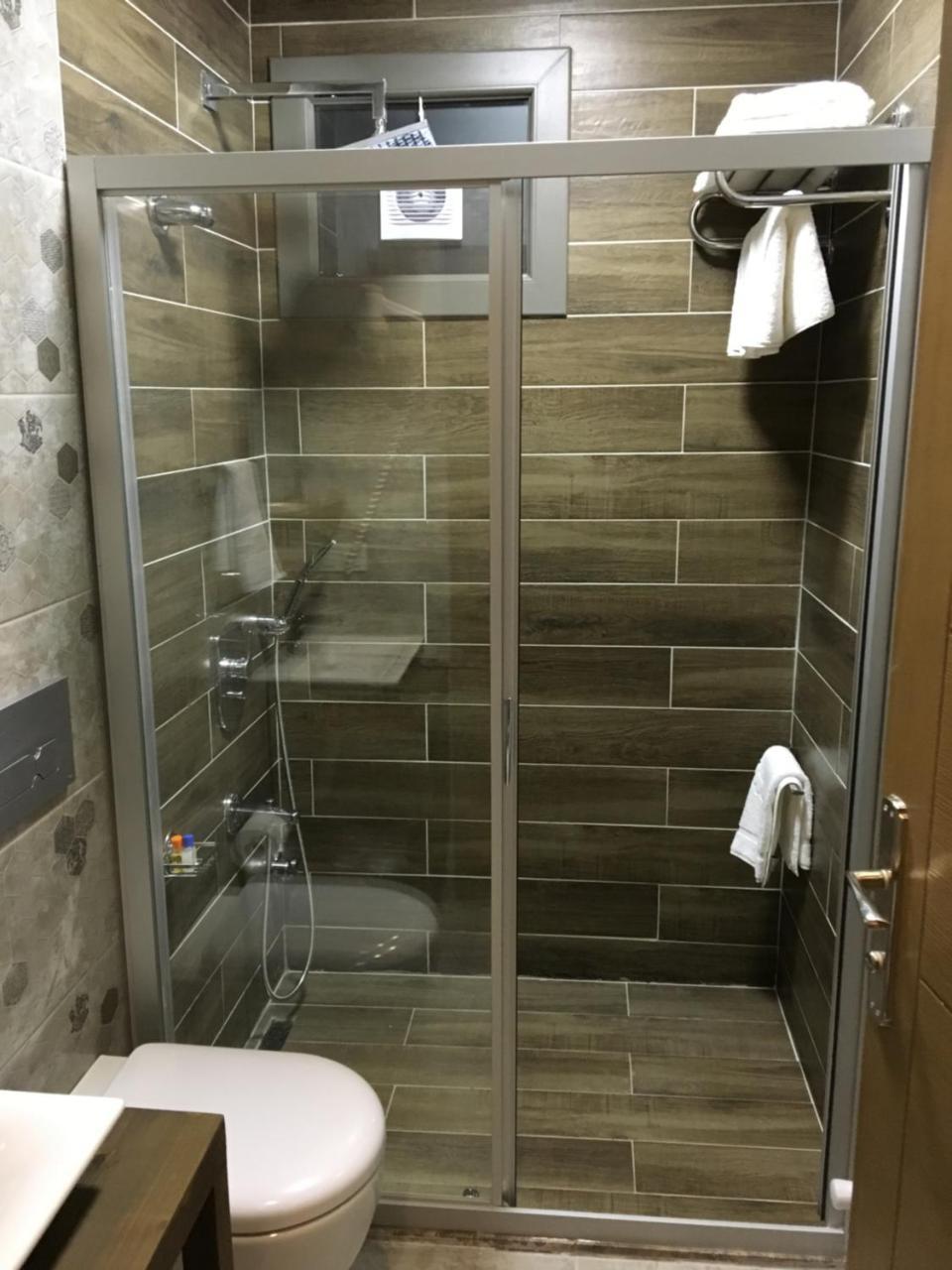 Itimat Otel Урла Екстериор снимка
