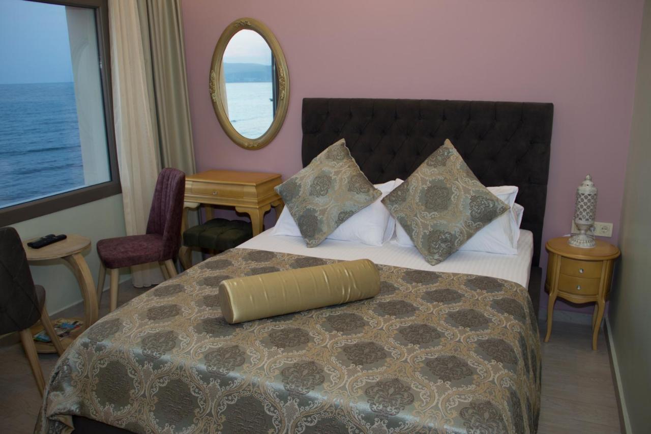 Itimat Otel Урла Екстериор снимка