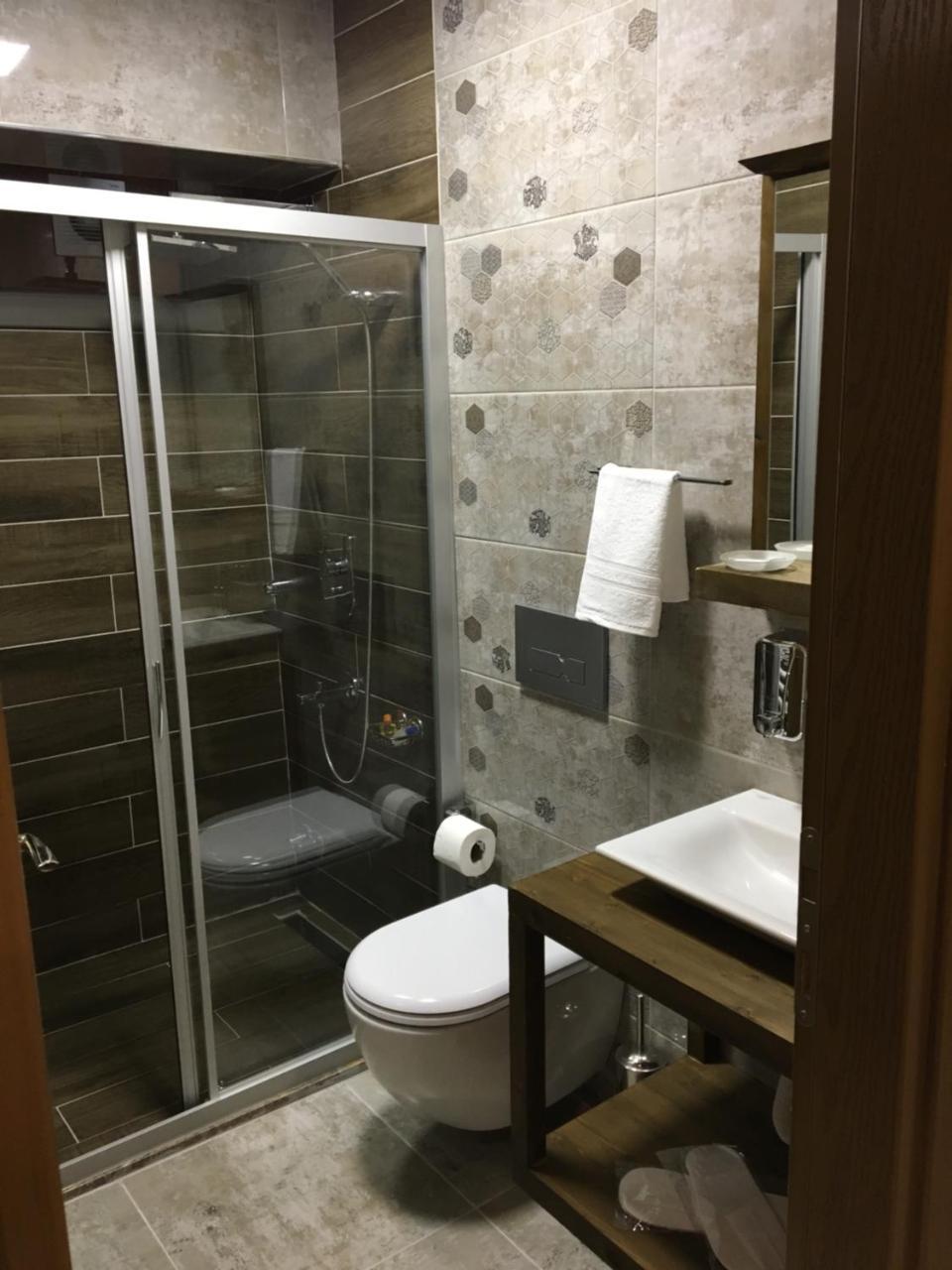 Itimat Otel Урла Екстериор снимка