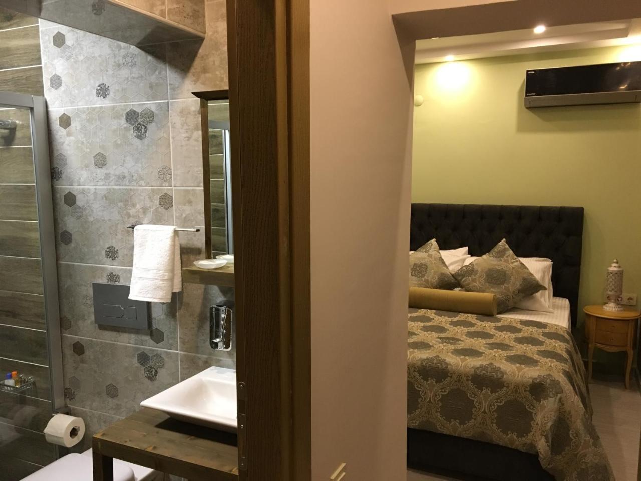 Itimat Otel Урла Екстериор снимка